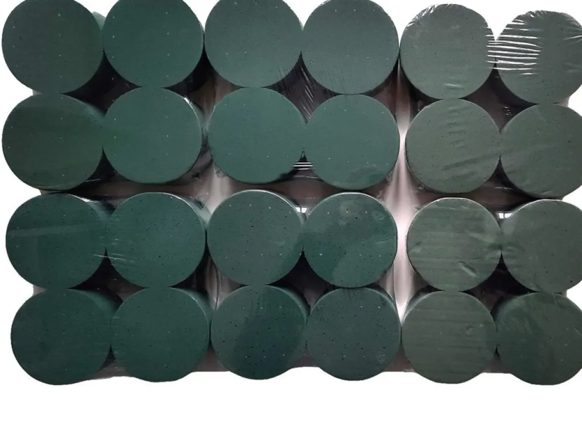 Black Acres Cards Kerststukjes>24 X Steekschuim/Oasis Rondjes – Nat - O 8 - Hoogte 5 Cm – Paasstukje – Lentestukje - Zomerstukje – Herfststukje -Bloemstukje – Kerststukje – Oas-012