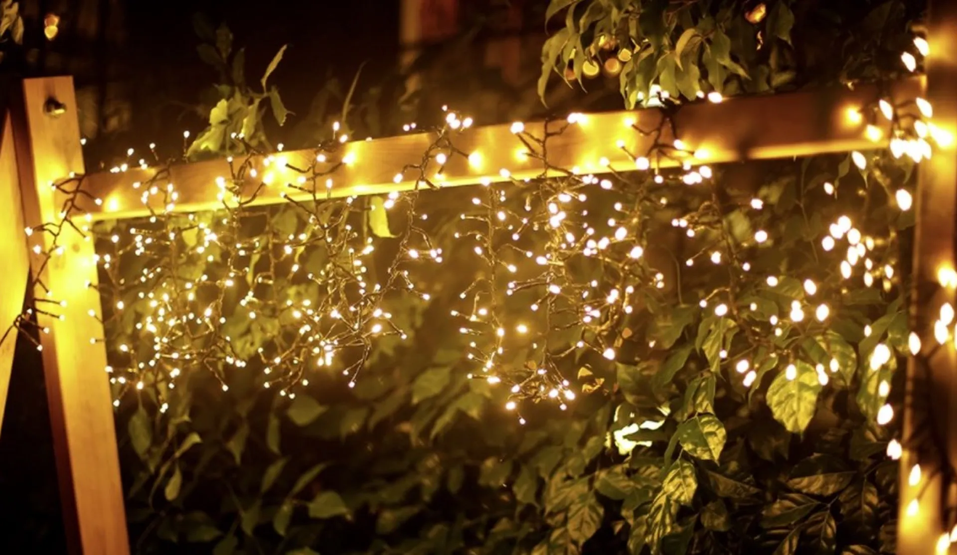 Aigostar Led Lichtsnoer - Lichtslinger - Led Lampjes Slinger - 4.5 Watt - 250 Leds - 10M - Ip44 Flash Sale