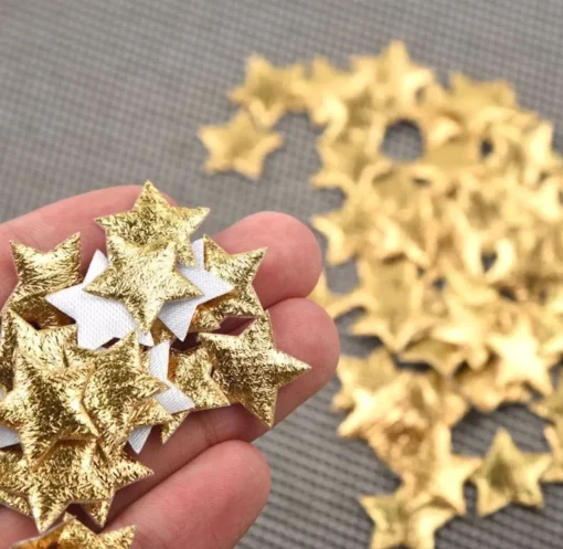 Akyol Kerststukjes> - Kerstversiering - Kerstster - Gouden Sterren - Goud- Versiering - Sterren - 50 Stuks - Feestdagen - Decoratie - Kerstversiering - Kerst Decoratie - Tafel Decoratie Kerst - Kerst