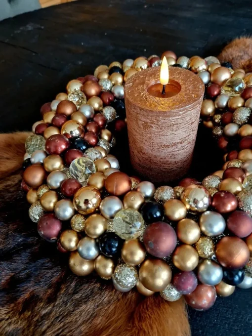 Merk Kerstkransen>Alinterieur - Kerst - Krans Met Kerstballetjes - Bruingoud - 33Cm