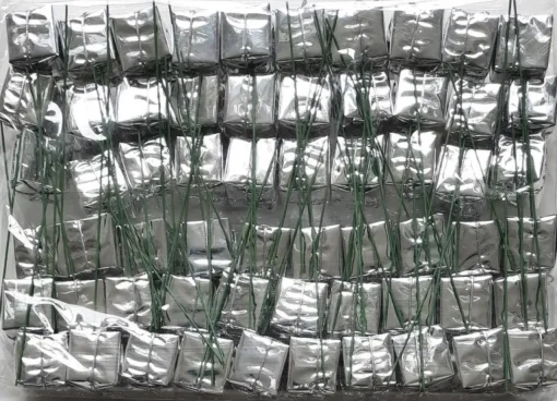 Merkloos Kerststukjes>Bijstekers – Zilverkleurig Kadootje Op Ijzerdraad-Kerststukje Maken - Bijsteker – 60 Stuks - 2.5 X 2.5 Cm -Kerstdecoratie –Feestversiering- Bij-001
