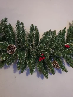 Black Box Guirlandes></noscript> Trees - Creston Swag Groen Met Bessen,Deneenappels Tips 144 L180X D25Cm