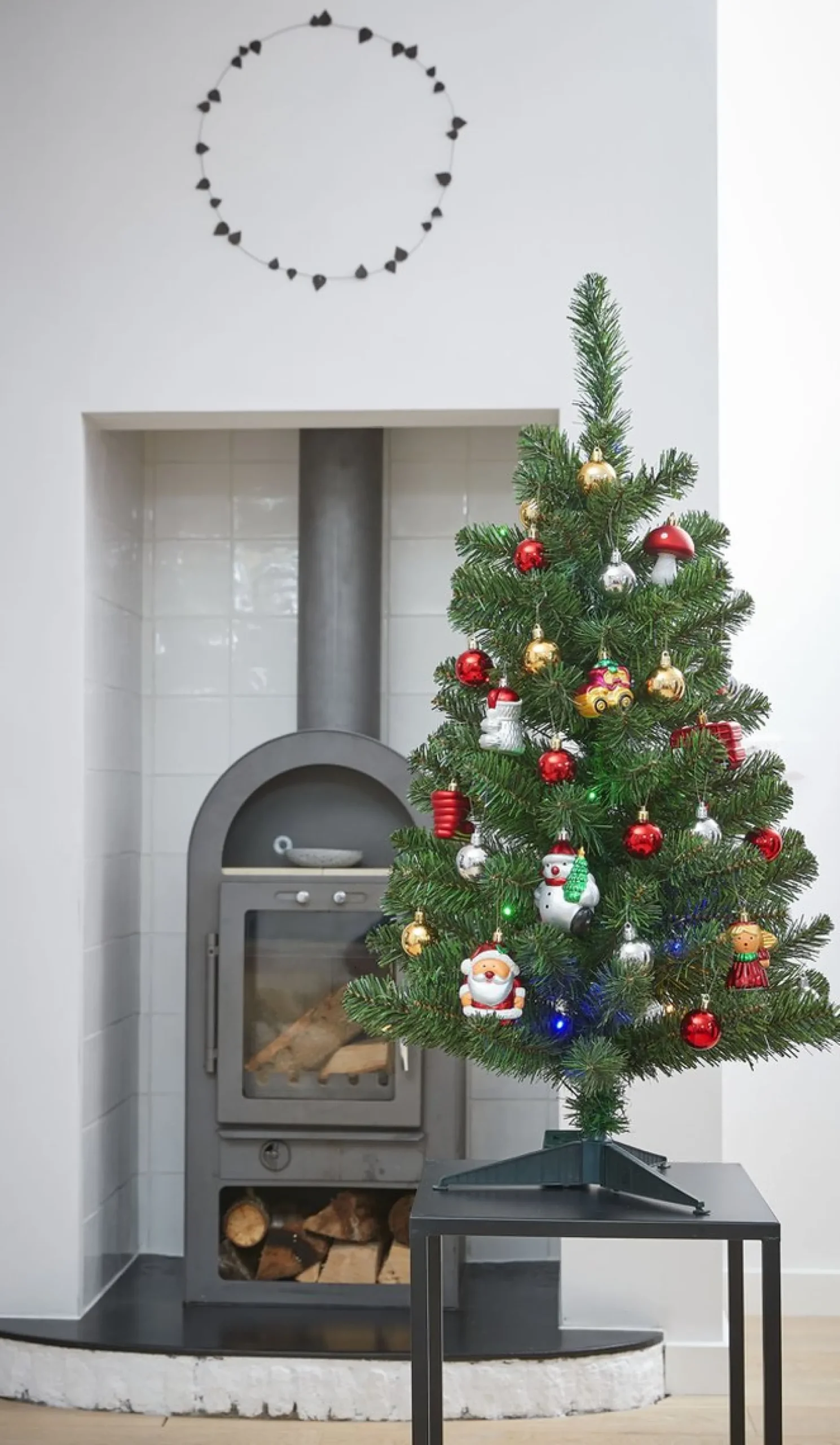 Black Box Trees Joy Kunstkerstboom Met 26 Ornamenten En Led Verlichting - H90 Cm - Groen Hot