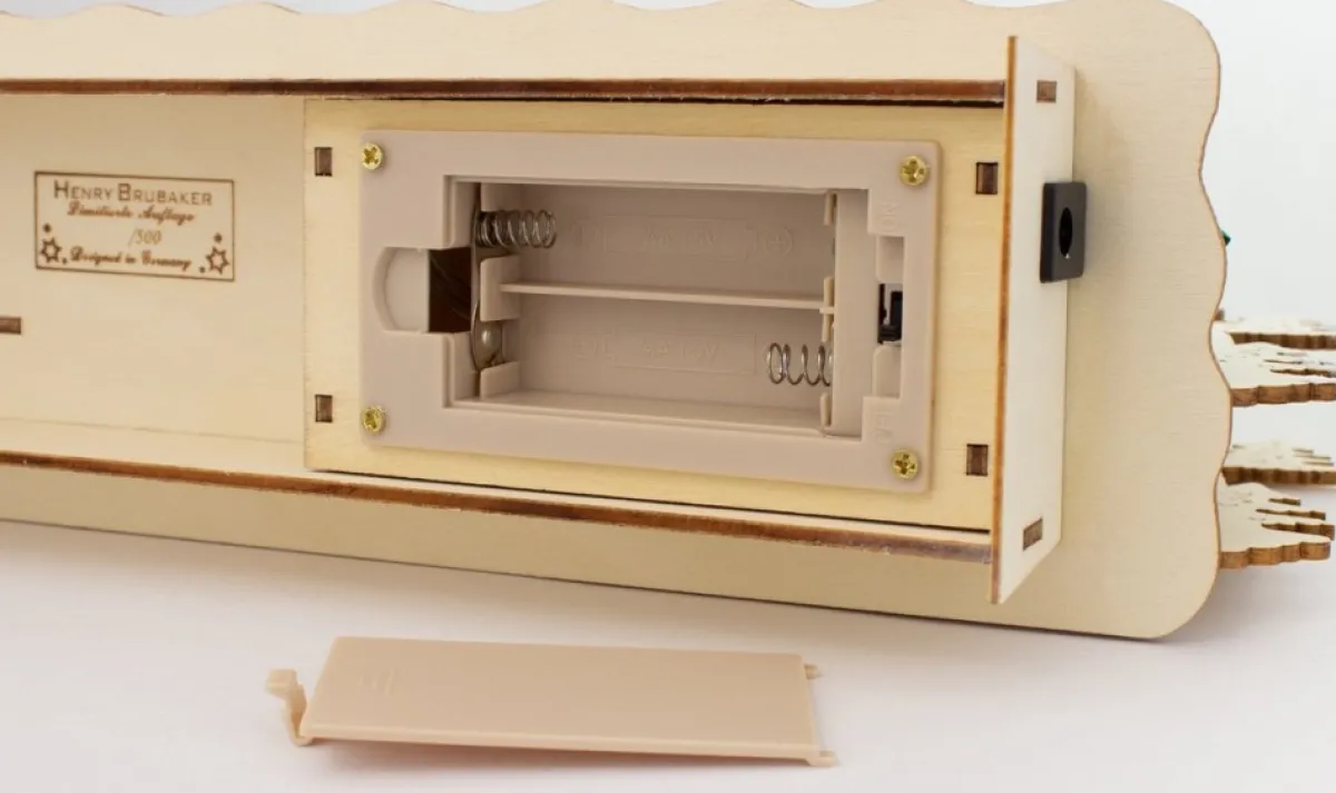 Brubaker Kerststallen> 3D Led Lichtboog Lichtboog - Winterlandschap Met Kerk - Led-Verlichting - Hout Natuur - 27 X 24 X 8,7 Cm - Handbeschilderd