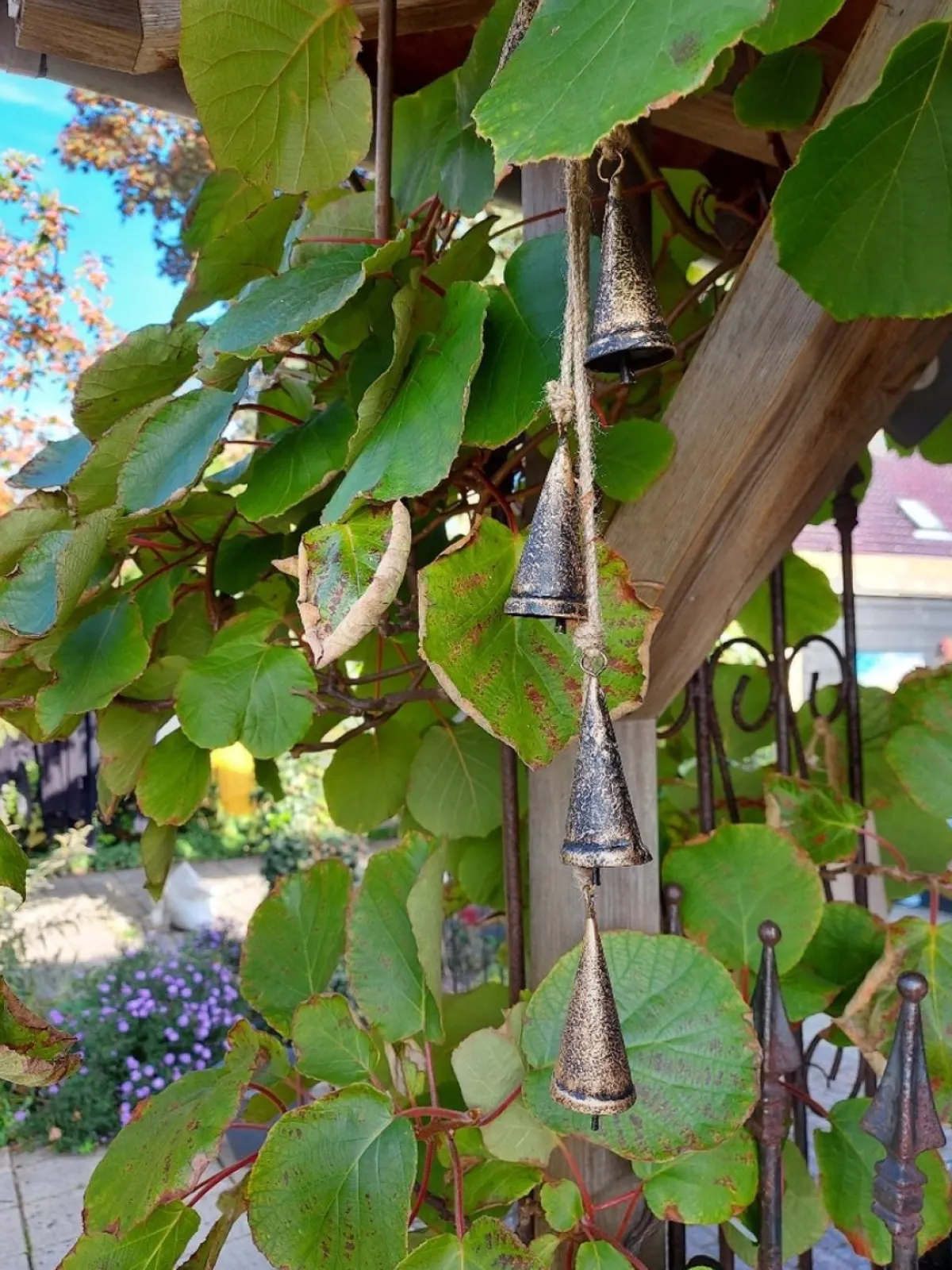 Brynxz Kersthanger> Kerstbellen Aan Jute Touw - Kerst Decoratie Met Vijf Goudkleurige Bellen - Lengte Kerstslinger Ca. 60Cm