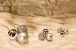 Christmas gifts Kerstboomversieringen></noscript> 70 Kerstballen In Opbergbox - Kunststof Kerstballen - O4/5/6 Cm - Mat/ Glanzend/ Glitter