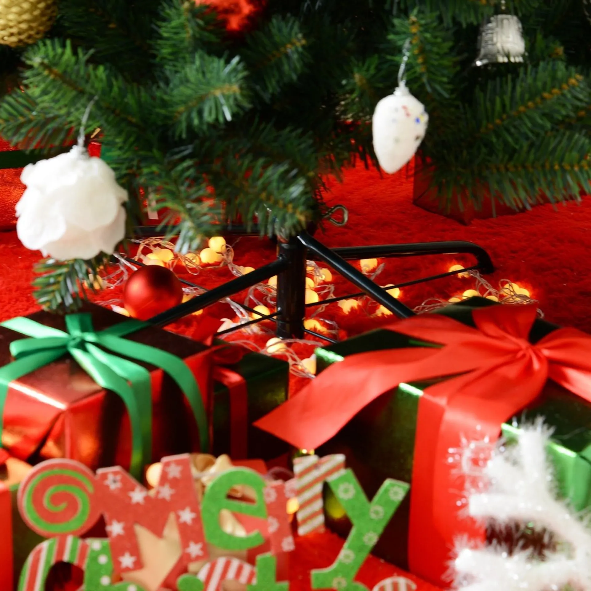 ChristmasGoodz - Kunstkerstboom - Smalle Kunstkerstboom - Smalle Kerstboom - Volle Boom 210 Cm Shop