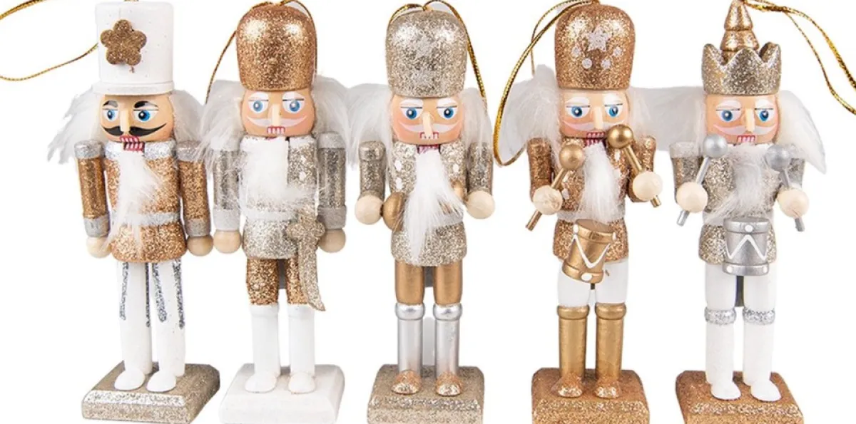 Clayre u0026 Eef Kersthanger>Clayre & Eef Hanger Set Van 5 Notenkraker 4X4X13 Cm Kunststof