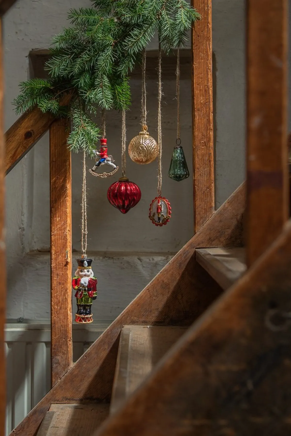 Clayre u0026 Eef Kersthanger>Clayre & Eef Kersthanger Notenkraker 17 Cm Rood Groen Glas Kerstbal