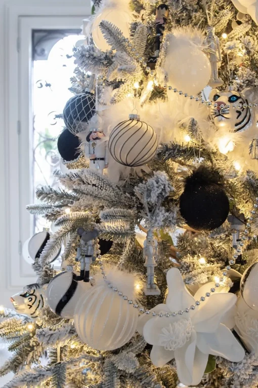 Clayre u0026 Eef Kersthanger>Clayre & Eef Kersthanger Tijger 10X9X10 Cm Zilverkleurig Glas Kerstbal