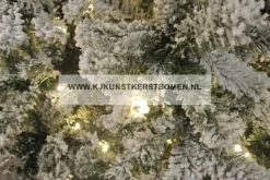 KJ Kunstkerstbomen Kerstkransen>Dakota Flock Kerst Krans Met 100 Geintegreerde Warme Led Lampjes - Kerst Krans Dakota Flock 120 Cm - 380 Takken