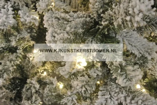 KJ Kunstkerstbomen Kerstkransen>Dakota Flock Kerst Krans Met 100 Geintegreerde Warme Led Lampjes - Kerst Krans Dakota Flock 120 Cm - 380 Takken
