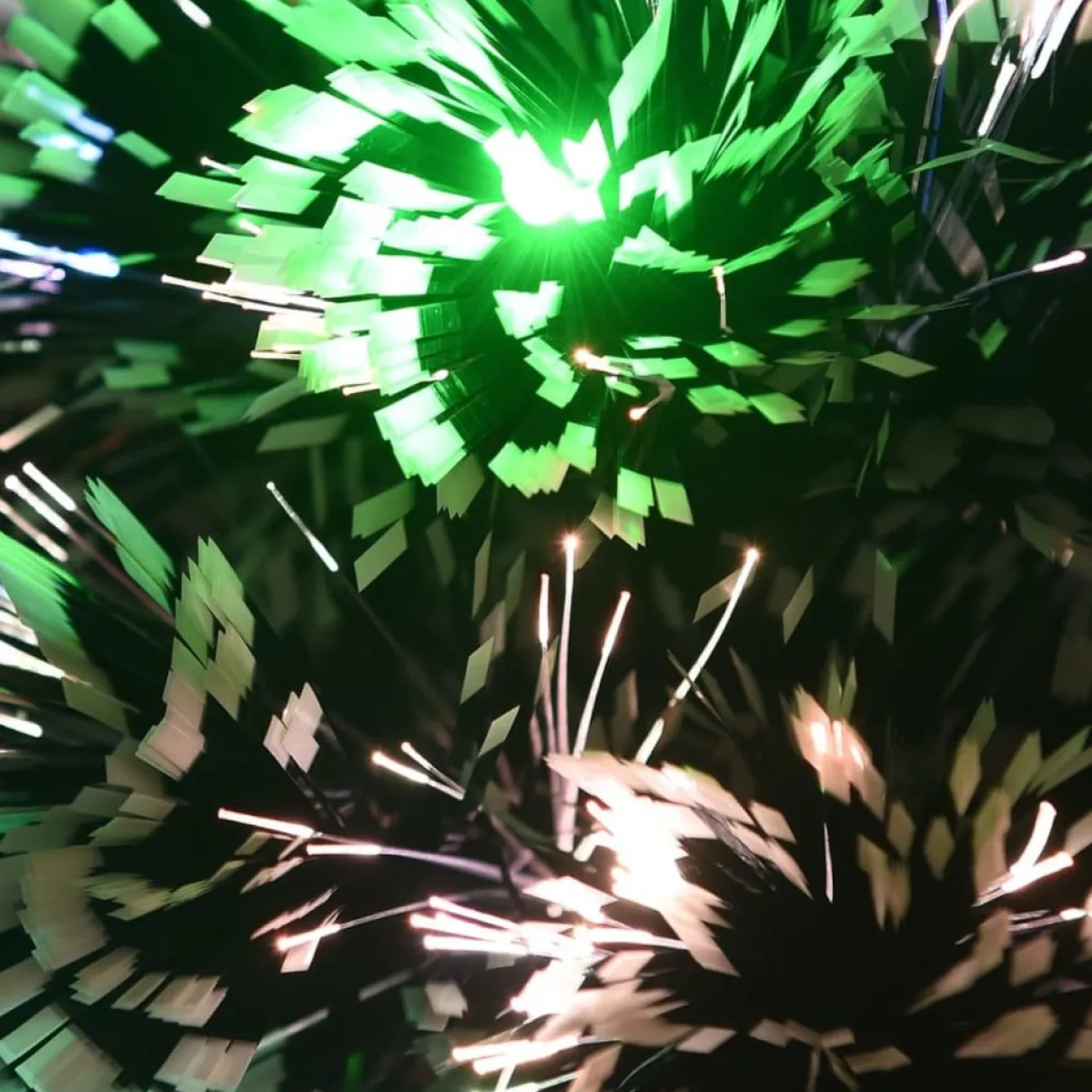 Furniture Limited Kerststukjes> - Kerstboom Met Led's 64 Cm Glasvezel Groen En Wit