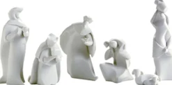 Goebel Kerststallen> - Nadal | Decoratief Beeld / Figuur Kerststal | Polyresin - 32Cm