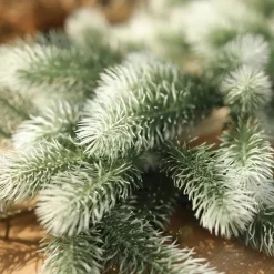Trend24 Guirlandes></noscript>Guirlande - Kerst Guirlande - Kerstguirlande - Kerstslinger - Deurkrans - Dennenslinger - Kerstslinger - Dennentak - 180 Cm - Groen - Wit - 1 Stuk