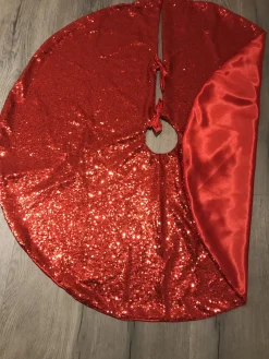 Gustiana ® Kerstboomrok - Kerstboomkleed - Kerstcadeau - Met Rode Pailletten O100 Cm Clearance