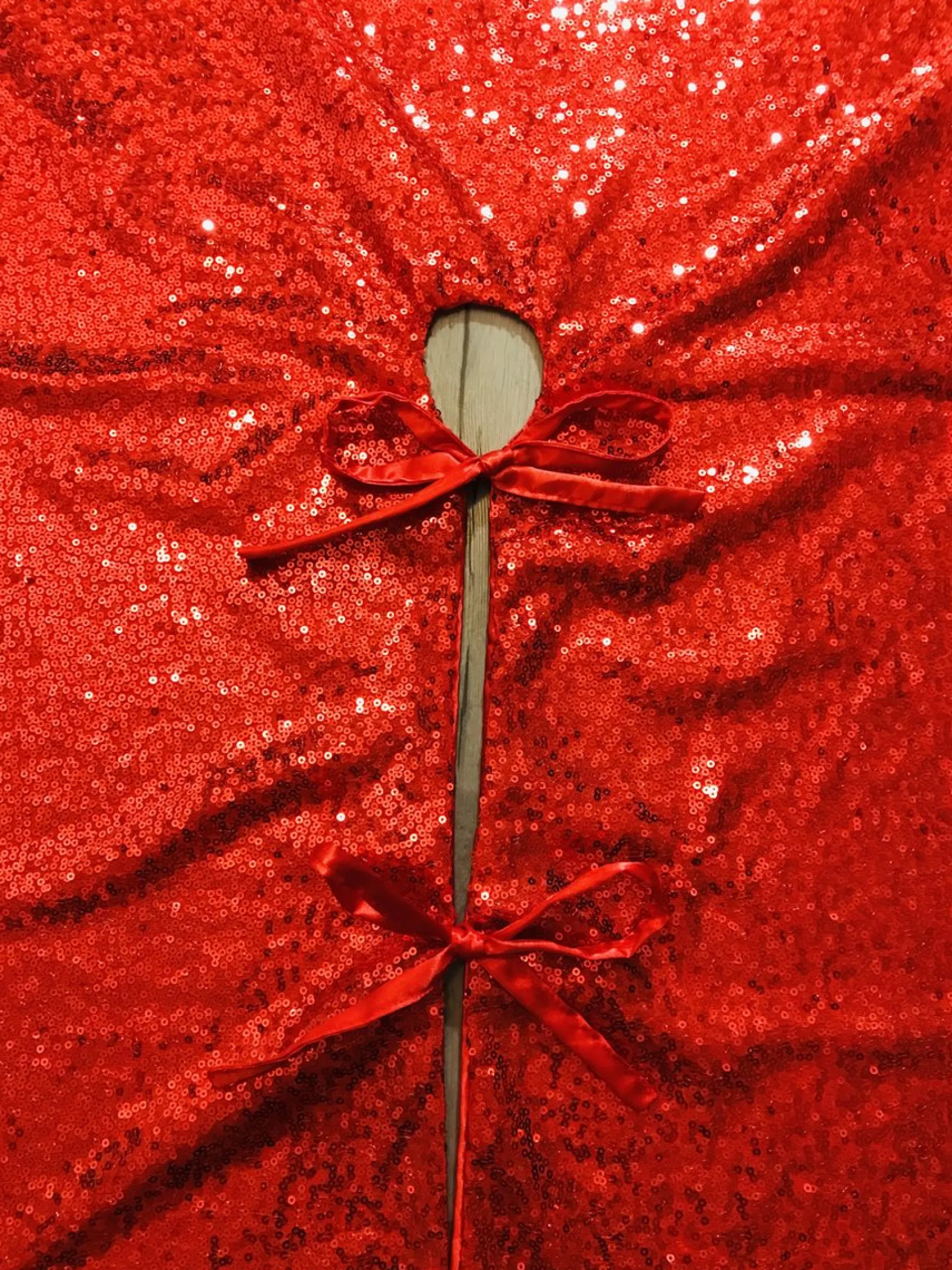 Gustiana ® Kerstboomrok - Kerstboomkleed - Kerstcadeau - Met Rode Pailletten O100 Cm Clearance