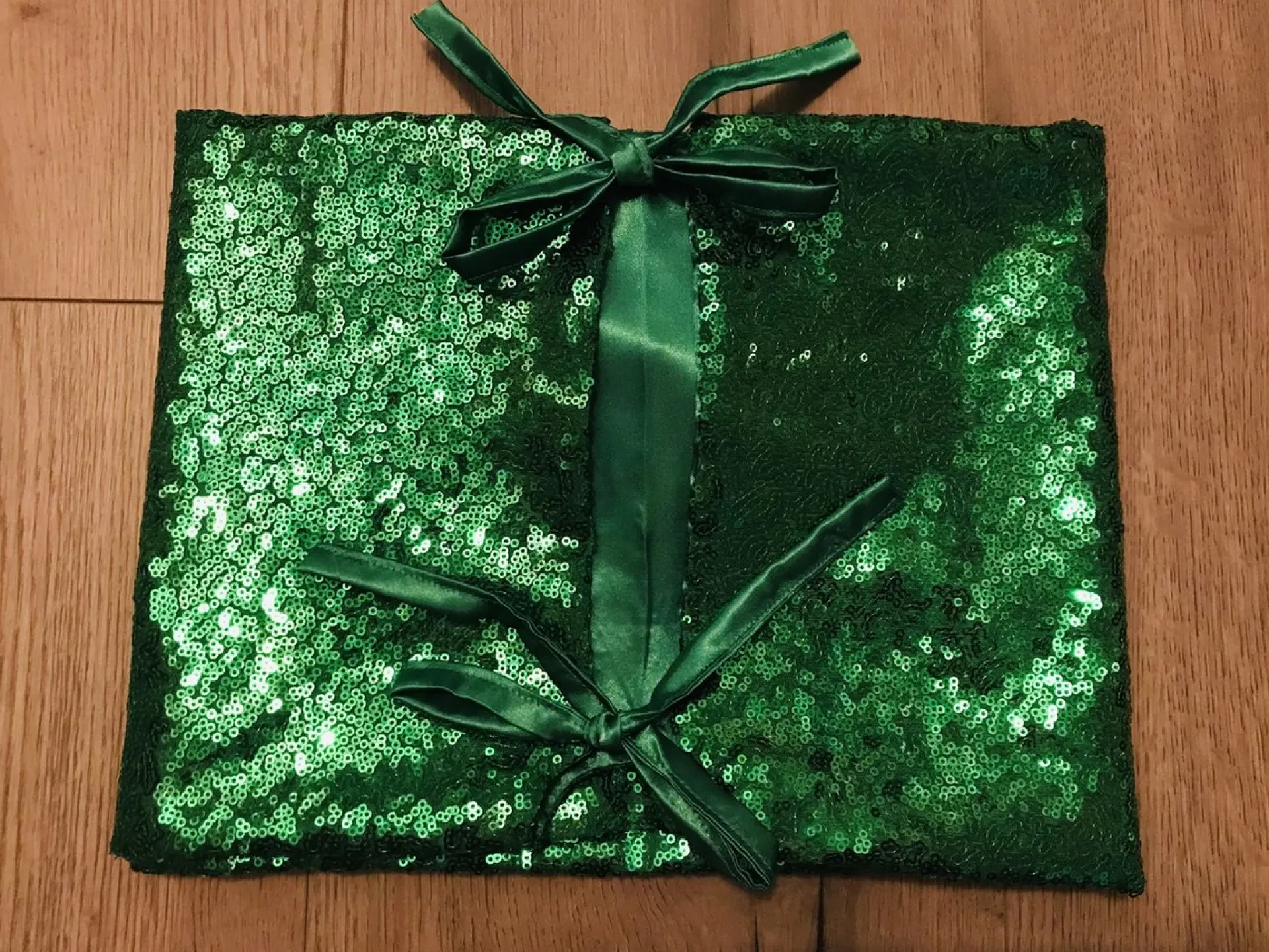 Gustiana ® Kerstboomrok - Kerstboomkleed - Kerstcadeau - Met E Pailletten O100 Cm Hot