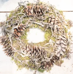 LA COURONNE Kerststukjes>Kerst - Krans Met Mos / Dennenappels / Bonsai - 38Cm