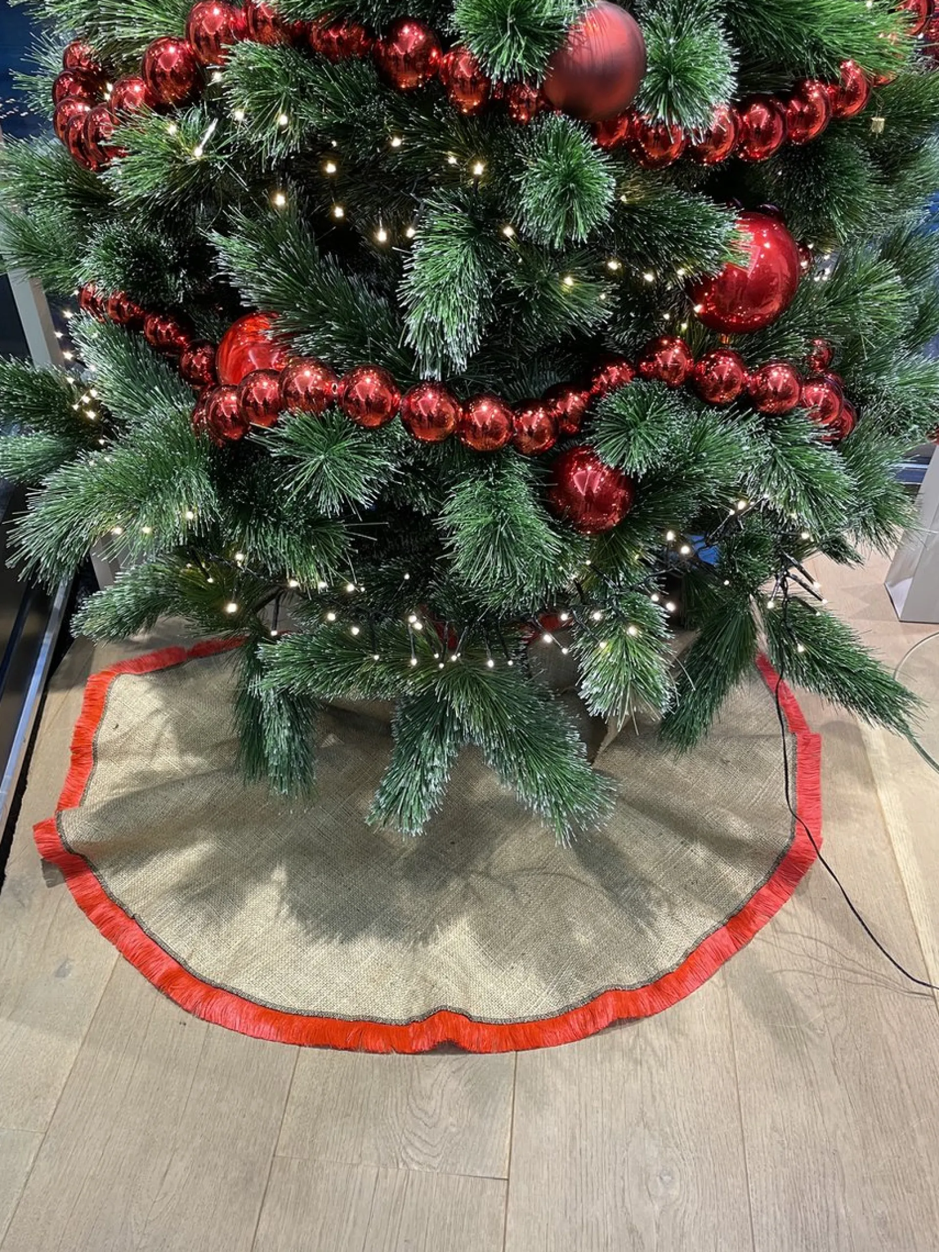 Merkloos Kerstboomrok - Kerstboom Kleed - Kerstboomrok Jute & Rode Met Franjes - 95 Cm Diameter Best