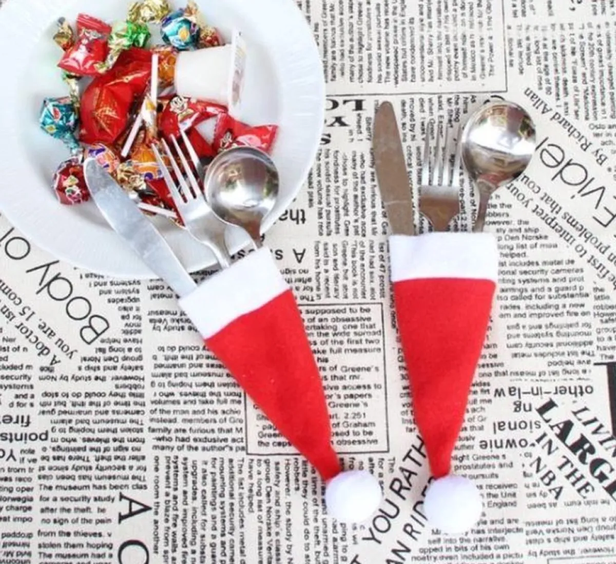 Merkloos Kerststukjes>Kerstdecoratie Voor Bestek - 4 Stuks - Kerstmuts Voor Bestek - Kerstdecoratie Voor Aan De Tafel - Kerst Bestek - Kerstmuts - Voor De Kersttafel - Eier Warmer - Kerstmuts Decoratie - Kerstman Hoedjes Als Decoratie - Kerstfeest - Kerstsok - Bestekset