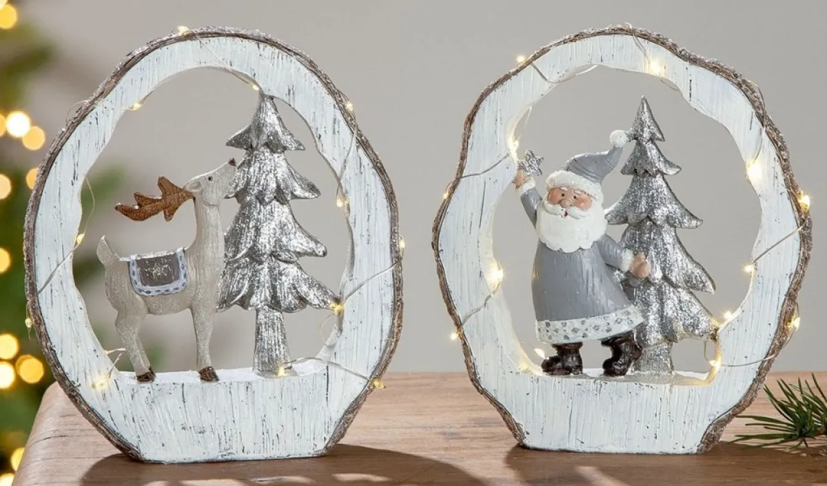 Gilde handwerk Kerststukjes>Kerstman En Rendier In Houten Boomrand Kerstdecoratie, Kerstmis, Kerst