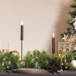 Merkloos Guirlandes></noscript>Kerstslinger 'King Tree' – Met Led - Guirlande - Kerstversiering - 270 Cm