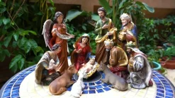 Merkloos Kerststallen></noscript>Kerststal - 30 Cm Kerstfiguren - 11 Beeldjes - Kerstdecoratie - Maria - Jesus - Joseph - Wijze Mannen - Dieren - Bijbel - Polystone