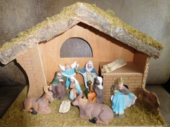 Bouwman Kerststallen>Kerststal Hout Met 9 Beeldjes 35Cm Nr. 024