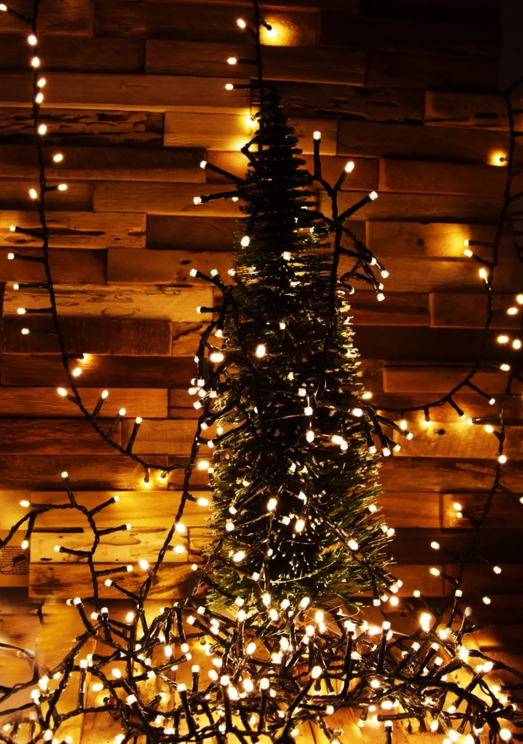 discountershop Kerstverlichting Buiten - 10 Meter 500 Led - Extra Warm Wit - Lichtsnoer Nano Koperdraad - Ip44 Stekker Met Timerfunctie - Kerstboomverlichting - Geschikt Voor Binnen En Buiten - Kerstverlichting Led Clearance