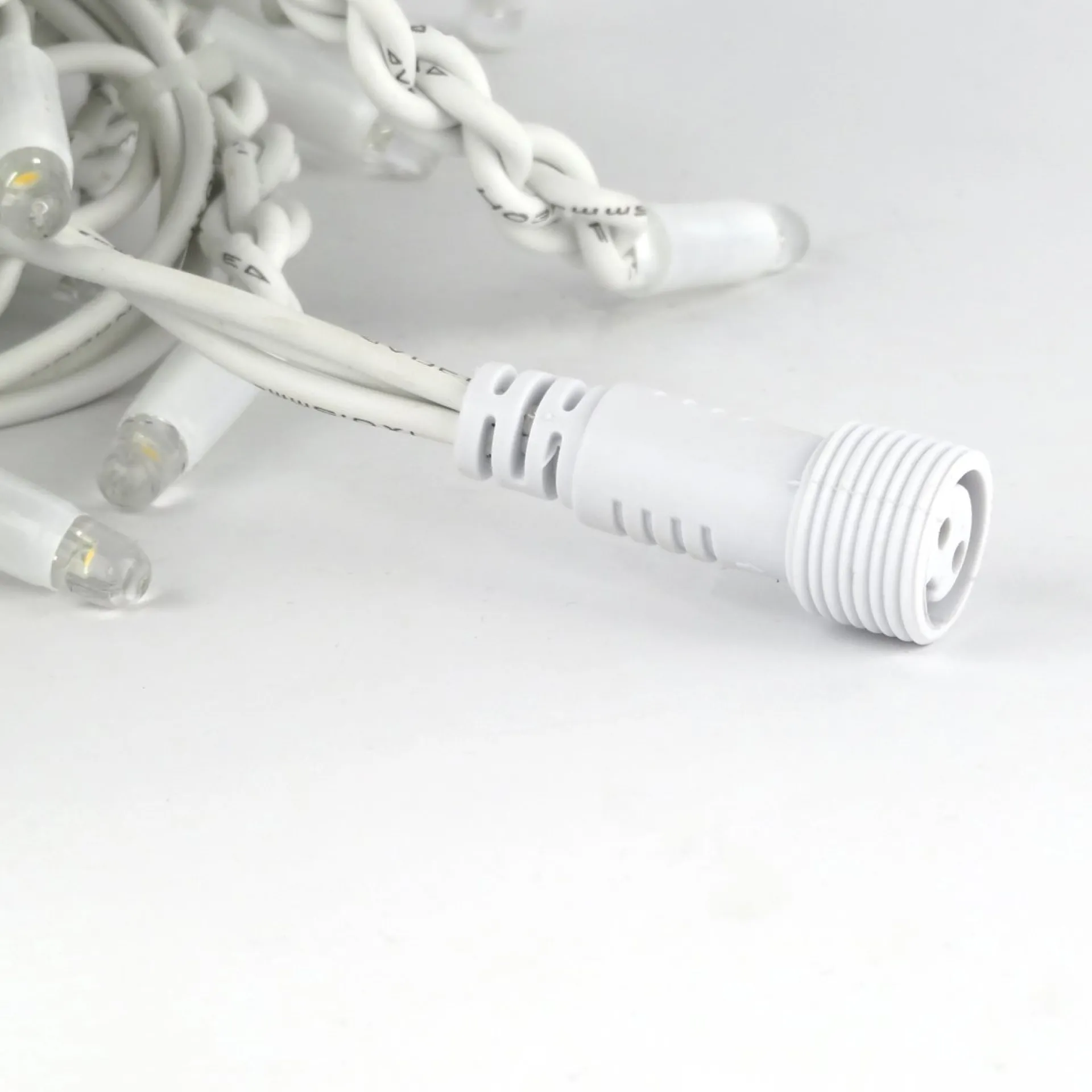 Solistech Led Kerstverlichting Eter Koppelbaar - 50 Lichtpuntjes - Ip65 Waterdicht - Extra Warm Wit 2200K - Hoogwaardige Rubberen Kabel - Energiezuinig 3W - Incl. Stekker 5 M Sale