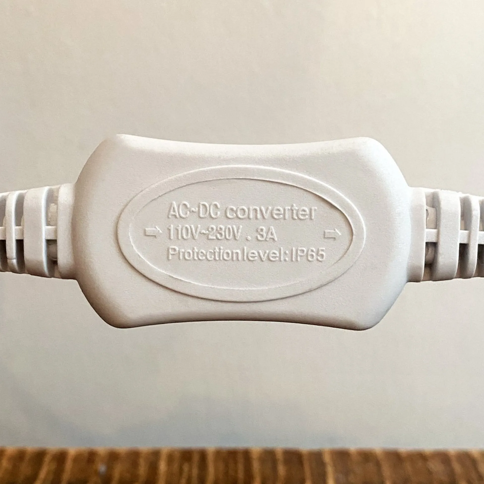 Solistech Led Kerstverlichting Eter Koppelbaar - 50 Lichtpuntjes - Ip65 Waterdicht - Extra Warm Wit 2200K - Hoogwaardige Rubberen Kabel - Energiezuinig 3W - Incl. Stekker 5 M Sale