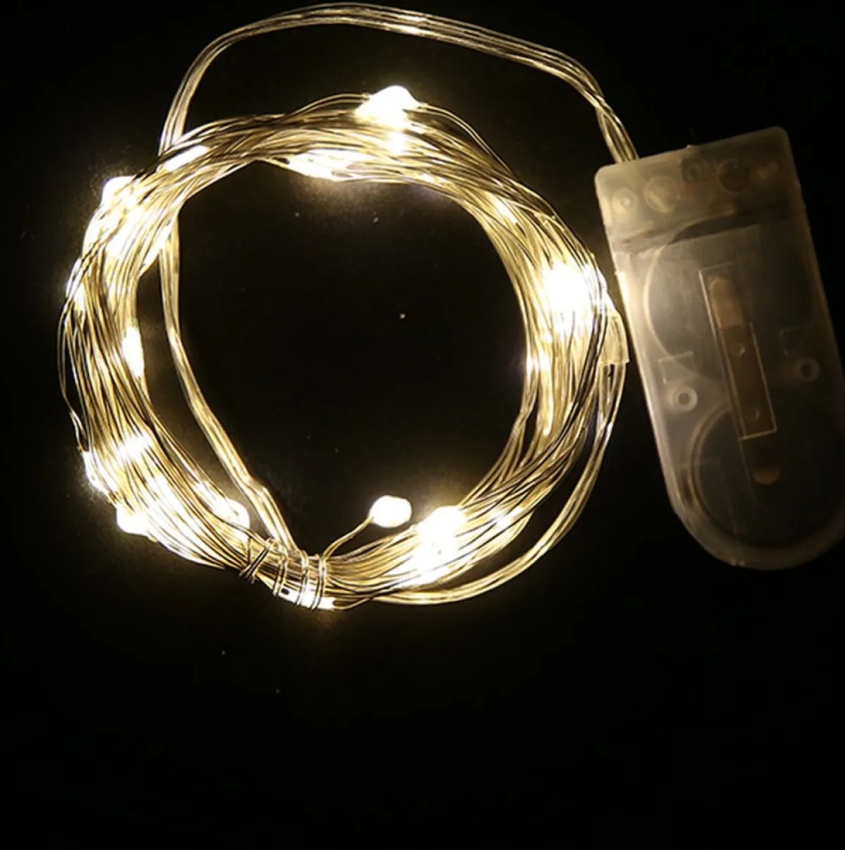 Wondersathome Kersthanger>Led Lampjes - Kerstlampjes - Kerstverlichting - 20 Warm Wit Lampjes - 2 Meter - Inclusief Batterijen - Lichtsnoer - Sfeerverlichting - Draadverlichting -