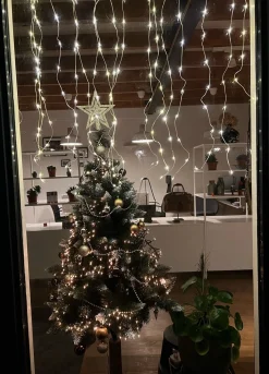 discountershop Lichtgordijn | Lichtvorhang | Extra Warm Wit | +8 Functies |3.6W | Gordijnverlichting 400 Led| 190X200 Cm Hot