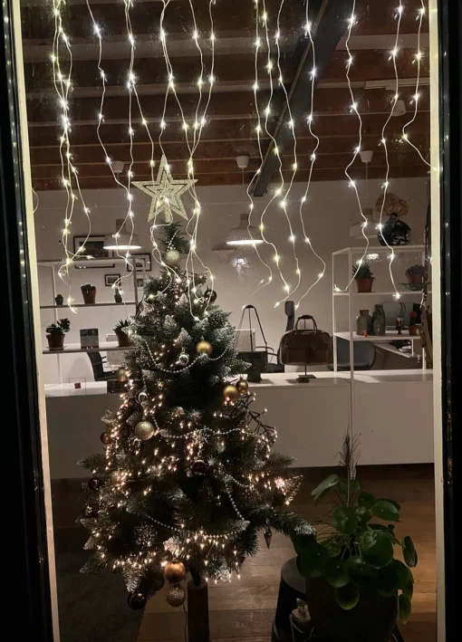 discountershop Lichtgordijn | Lichtvorhang | Extra Warm Wit | +8 Functies |3.6W | Gordijnverlichting 400 Led| 190X200 Cm Hot