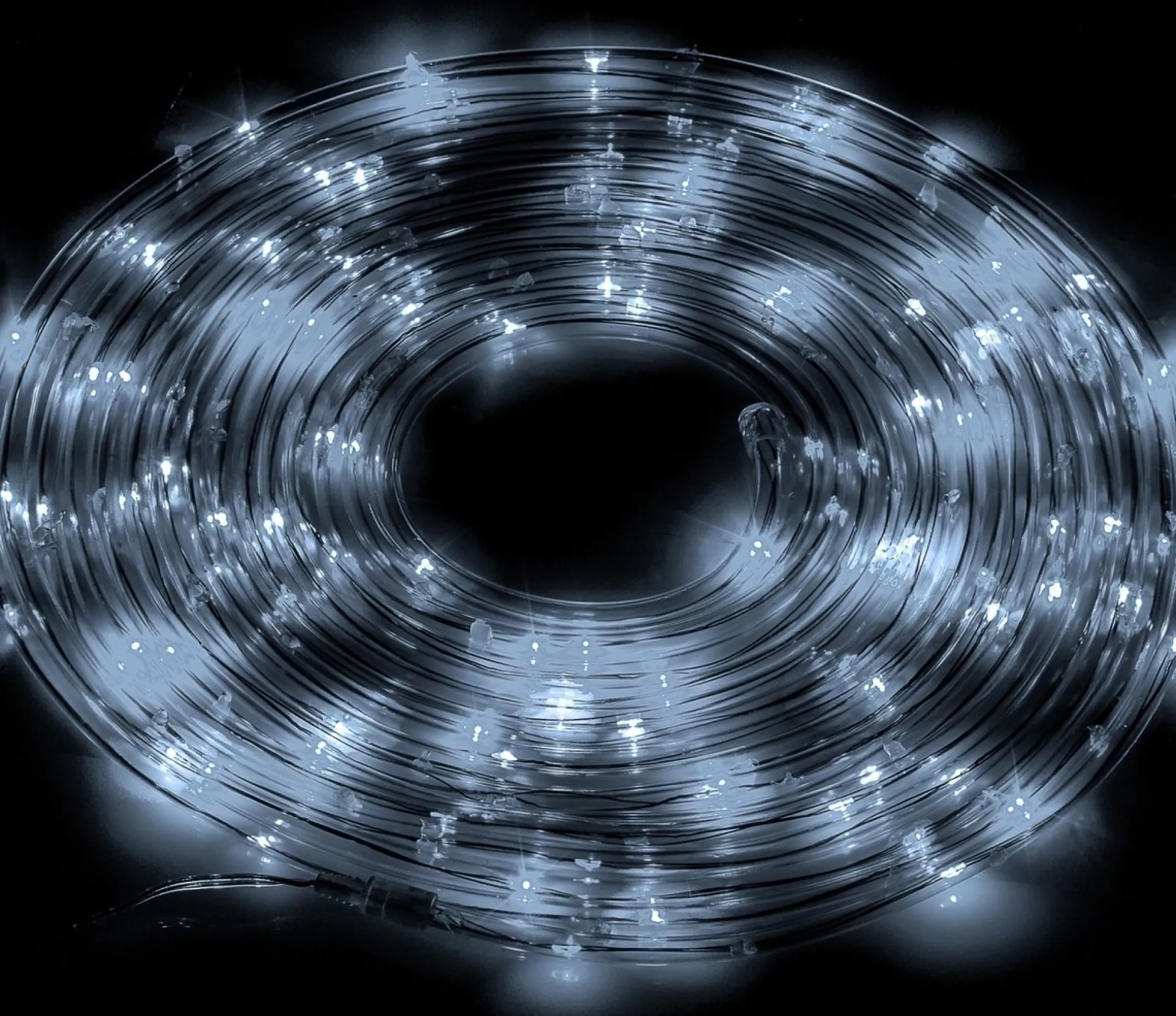 Trend24 Lichtslang Buiten - Kerstverlichting Buiten - Kerstverlichting Binnen - Kerstversiering - Lichtsnoer - Slangverlichting - Voor Binnen En Buiten - Solar - Op Zonne Energie - 10 M - Koud Wit Shop