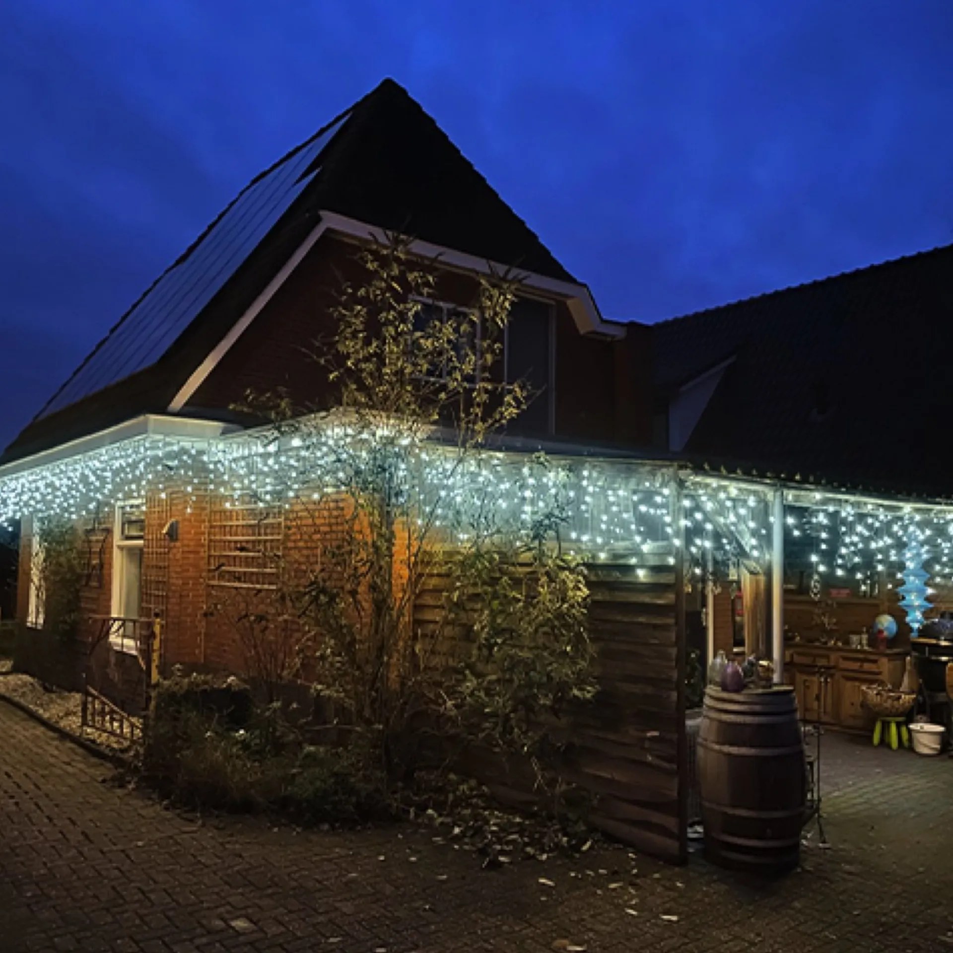 Luksus ™ Led Gordijn - Ijspegel Verlichting | Dual Color 960 Led Lampjes Extra Warm Wit + Koud Wit | Voor Binnen En Buiten | 20 + 10 Meter Snoer | 9 Lichtstanden & Timer Functie New