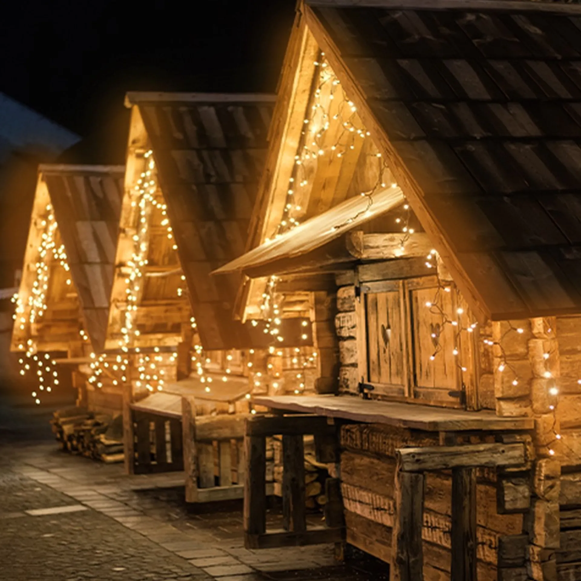 Luksus ™ Led Gordijn - Ijspegel Verlichting | Dual Color 960 Led Lampjes Extra Warm Wit + Koud Wit | Voor Binnen En Buiten | 20 + 10 Meter Snoer | 9 Lichtstanden & Timer Functie New