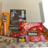 Samenquizzen Pubquiz Brievenbus Cadeaupakket - Kerstpakket - Klein Cadeau - Kerstpakket - Brievenbus Bedankje Personeel - Verjaardagscadeau - Cadeau Voor Mannen - Cadeautje Voor Vrouwen - Brievenbuscadeau - Attentie Outlet