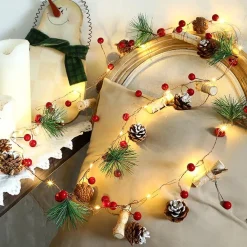 Merkloos Xtraworks - Naturaal Led Lichtsnoer Met Dennenappels, Rode Bessen En Houten Elementen - Decoratie Voor Binnen En Buiten - 2 Meter 20 Lichten - Warm Licht Clearance