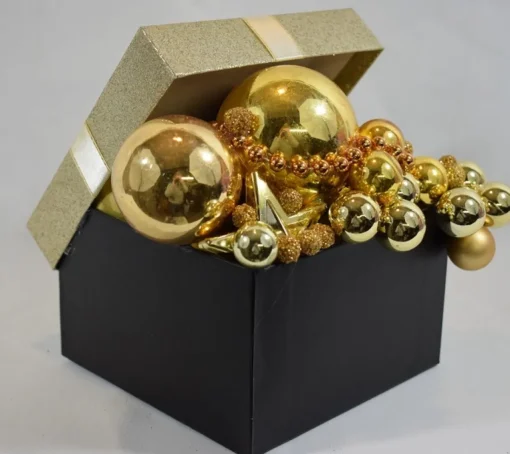 ZoeZo Design Kerststukjes> - Kerst - Kerstdecoratie - Kerstversiering - Kerstbaldoos - Alternatieve Kerstversiering - Hoogte 18 Cm - Breedte 18 Cm - Kunststof - Karton